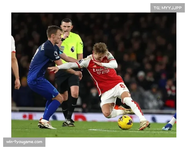 西汉姆联定位球战术奏效 马夫罗帕诺斯头球扳平价值连城